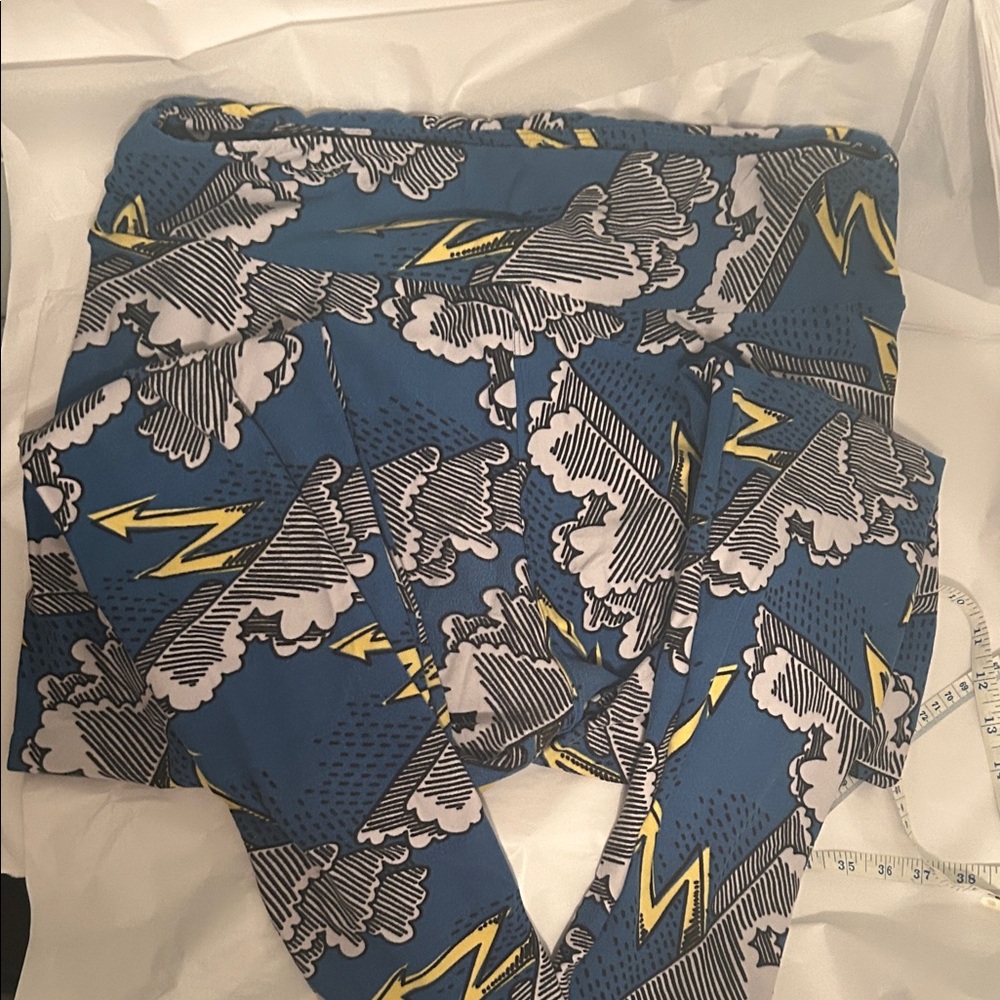 Blue thunderstorm Graphic Leggings Design
Bolts of lightning to energize the day